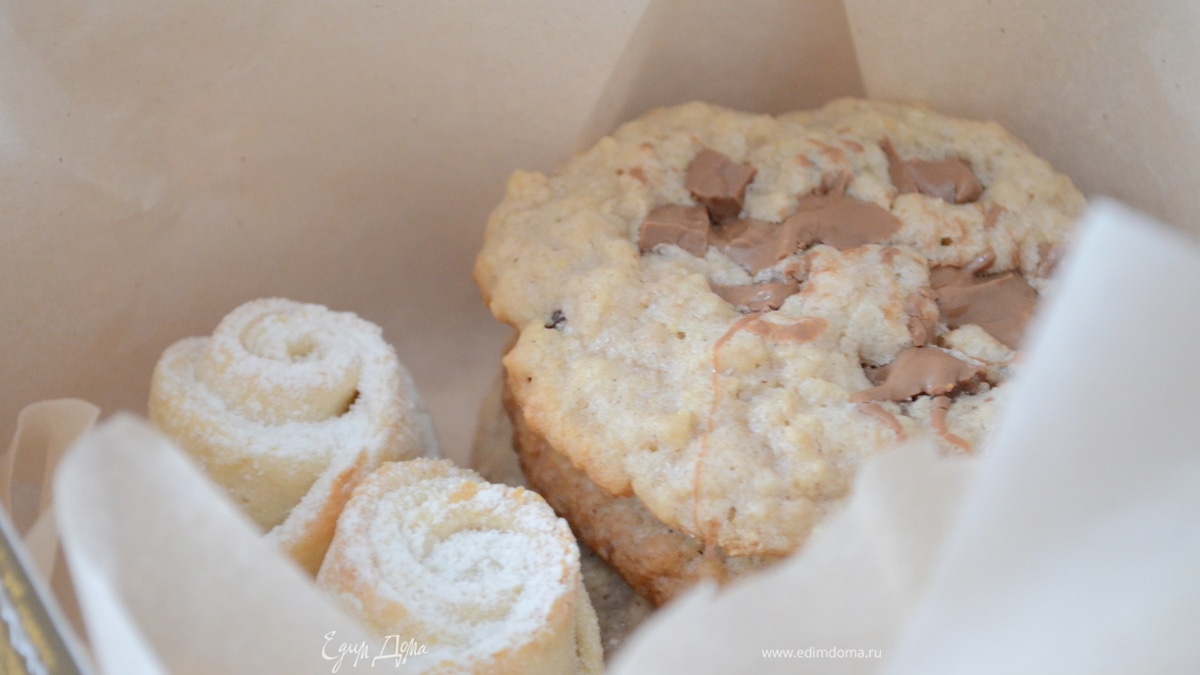 Овсяное печенье с изюмом и шоколадом