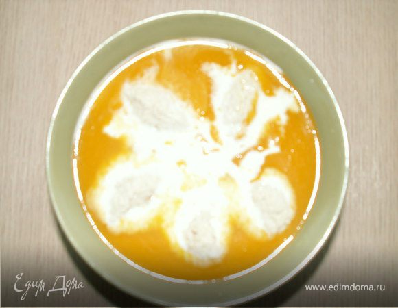 Тыквенный крем-суп с куриными клецками Тыквенный крем-суп с куриными клецками