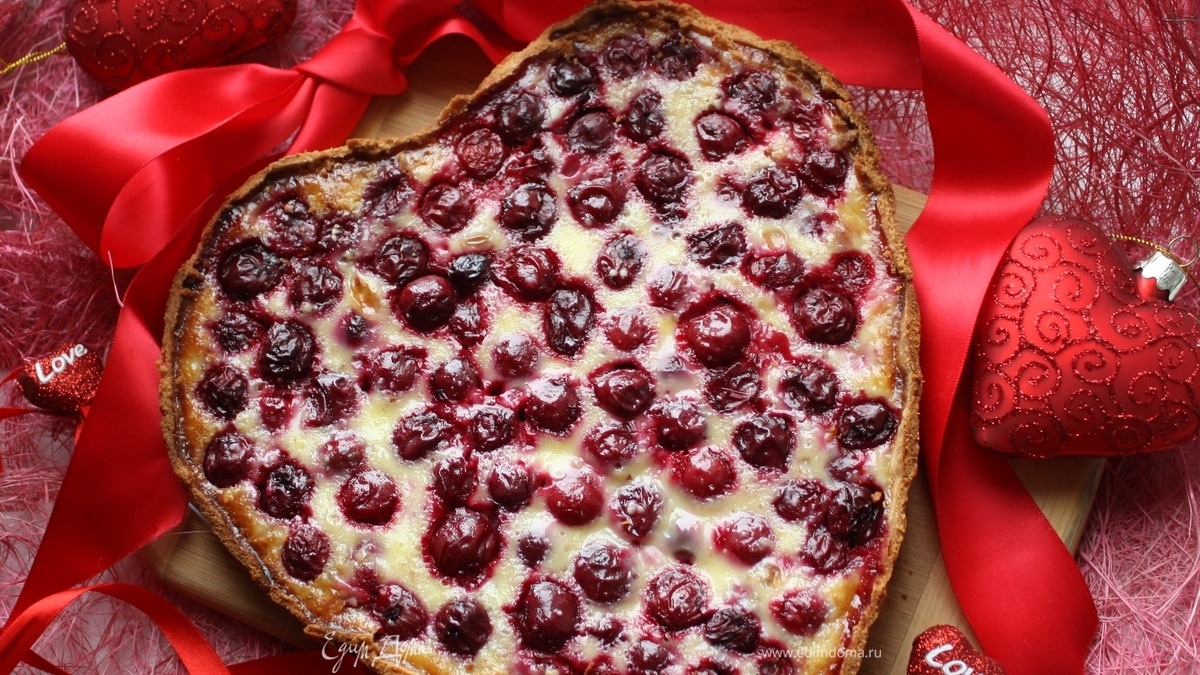 "Мое вишневое сердце", или праздничный вишневый тарт с миндалем