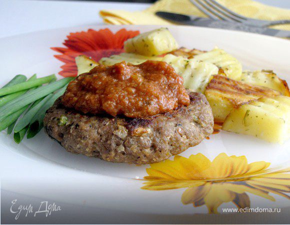 Котлеты "Солсбери" с пикантным соусом Котлеты "Солсбери" с пикантным соусом