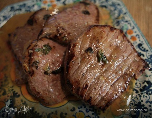 Медальоны из телятины с тимьяном и орегано Медальоны из телятины с тимьяном и орегано