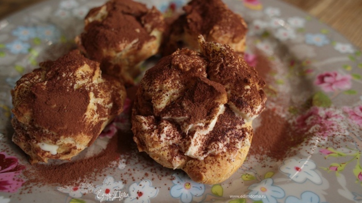 Пирожные "Шу" с миндальными хлопьями