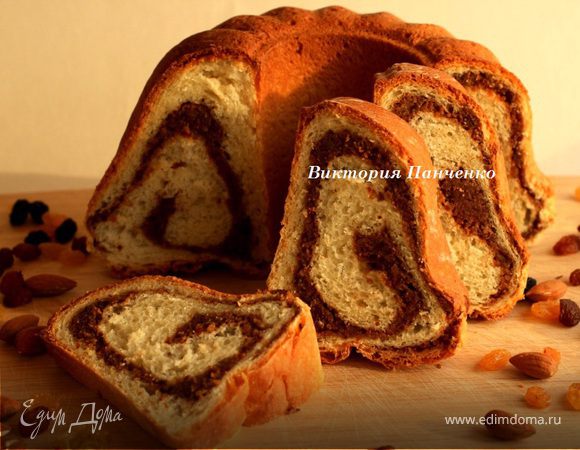 Сдобный кекс с изюмом и миндалем