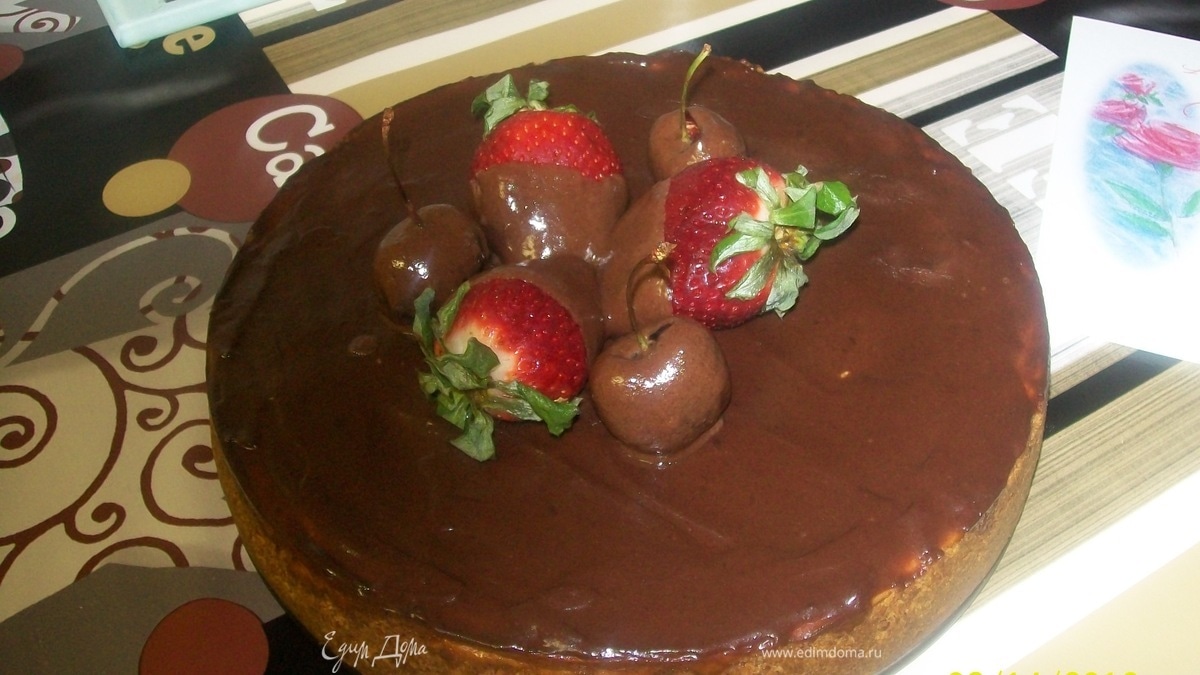 Чизкейк с шоколадным топпингом
