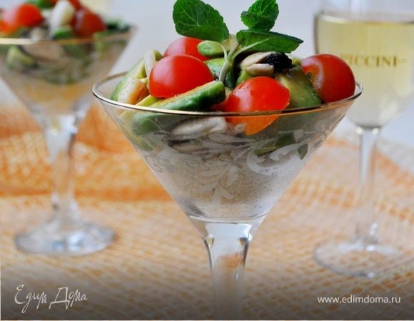 Салат из морепродуктов с кускусом и авокадо Салат из морепродуктов с кускусом и авокадо