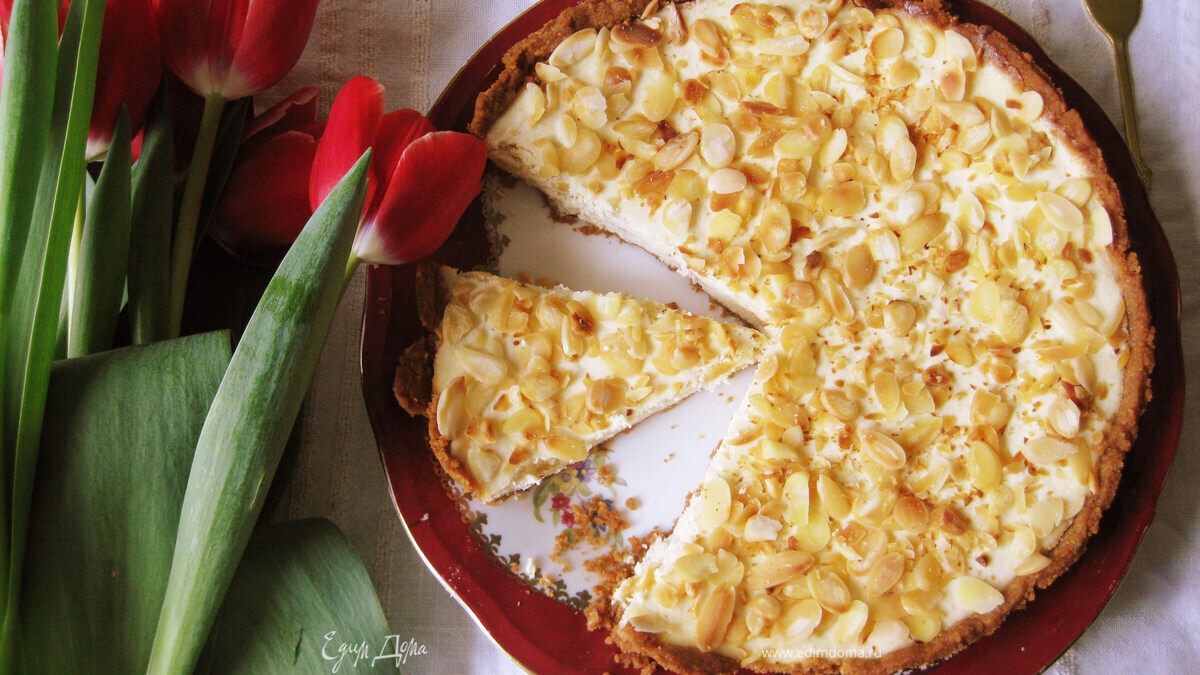 Чизкейк с белым шоколадом и малиновым вареньем