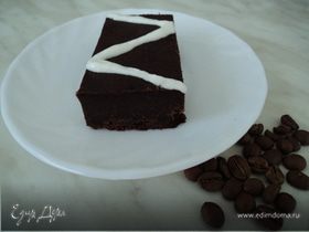 Пирожное "Черный шоколад" со взбитыми сливками