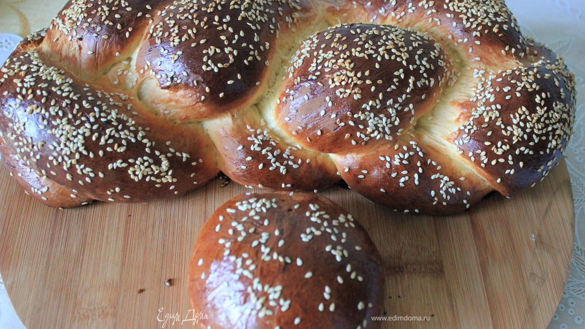 Хала из двух жгутов