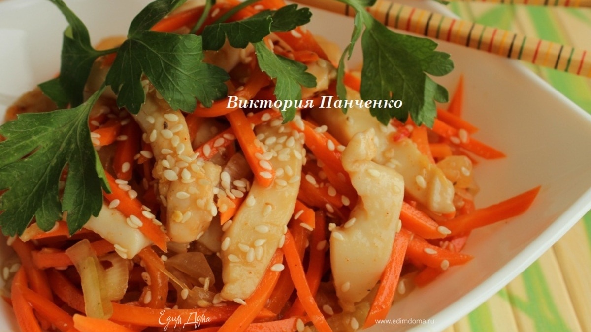 Острый салат с кальмарами