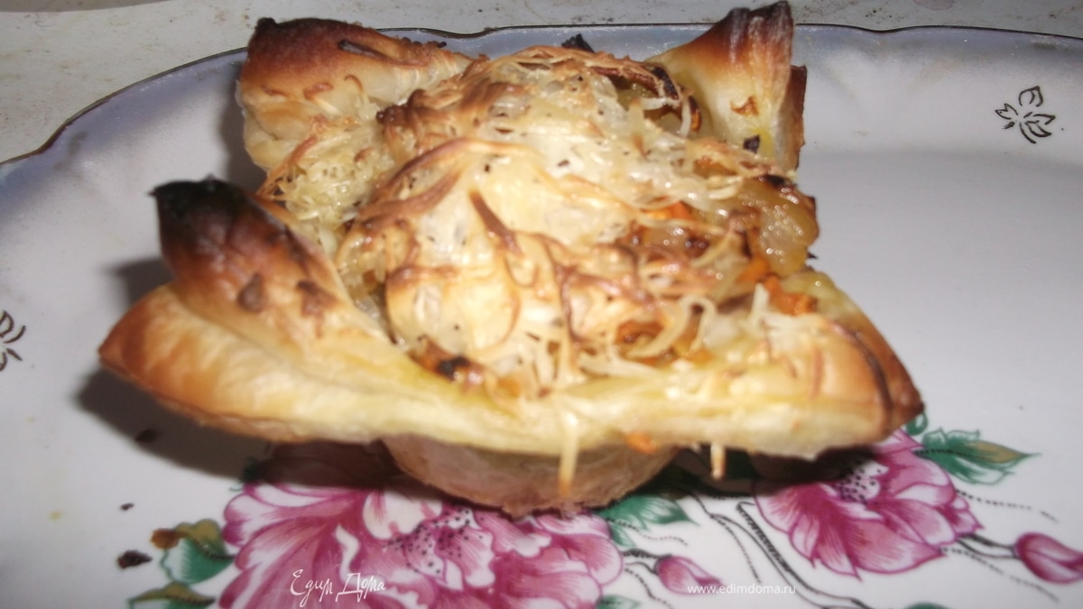 Слойки с куриной печенью "Пролиски"