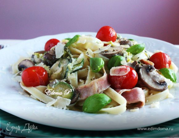 Феттучине с овощами и сливочным соусом