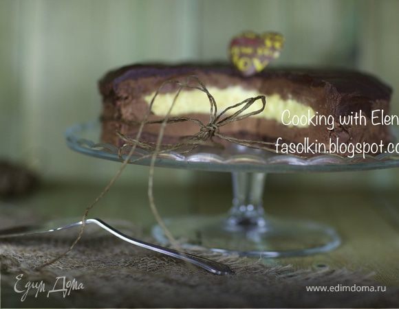 Шоколадно-трюфельный торт с ванильным кремом 