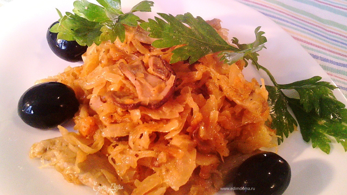 Капуста с грибами, тушенная в сыворотке