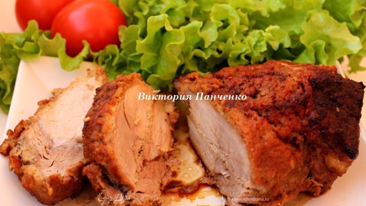 Свинина, запеченная в яблочно-айвовом пюре и хлеб с пармезаном и жареным луком