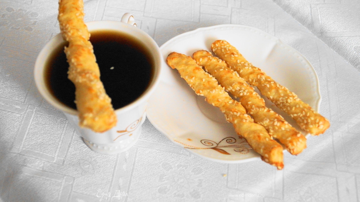 Сырные палочки с кунжутом