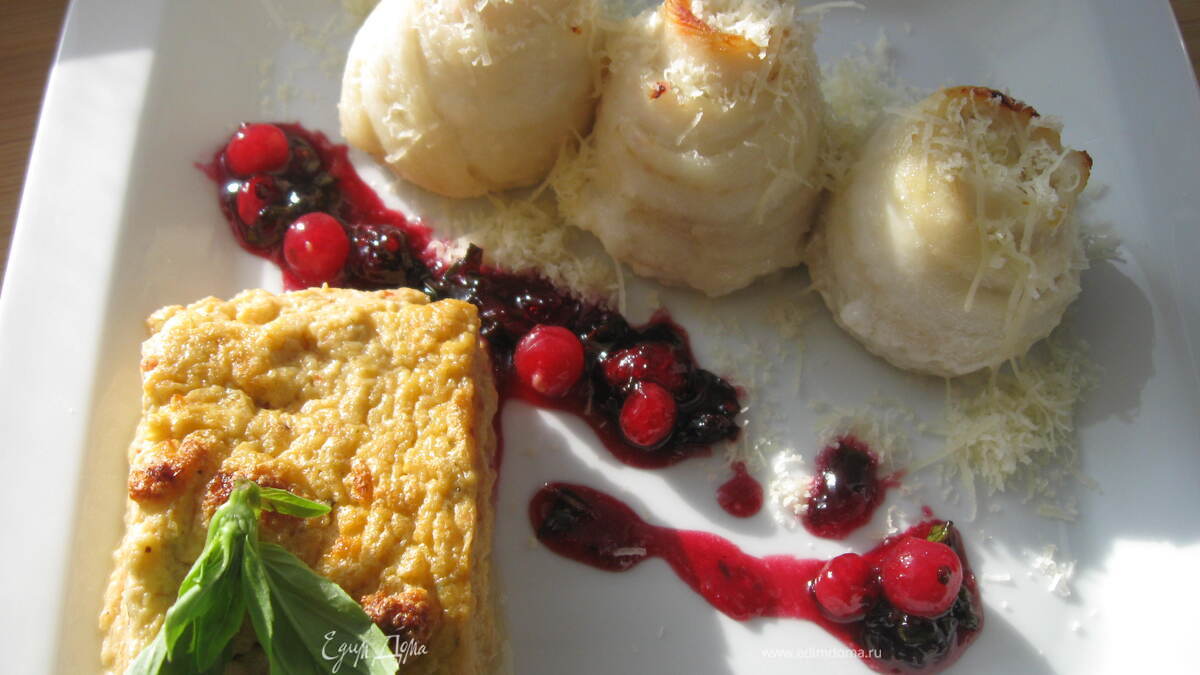 Камбала с фланом из кабачков и перца