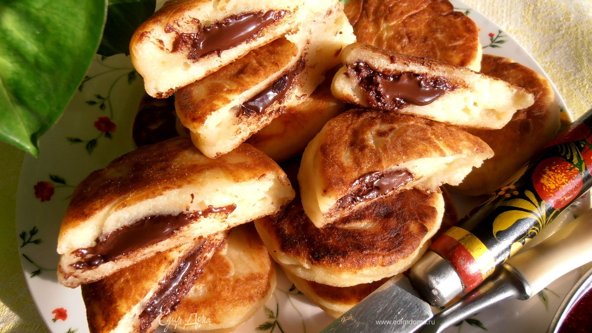 Сырники с шоколадным вулканчиком - праздничный завтрак