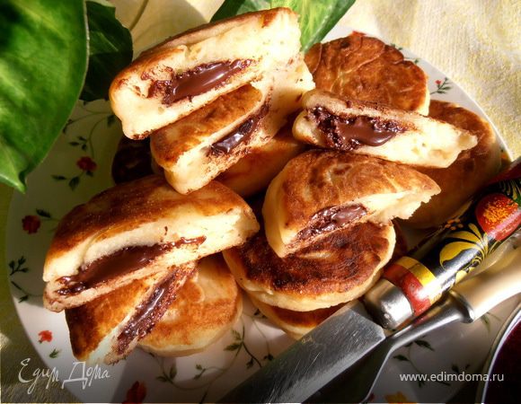 Сырники с шоколадным вулканчиком - праздничный завтрак