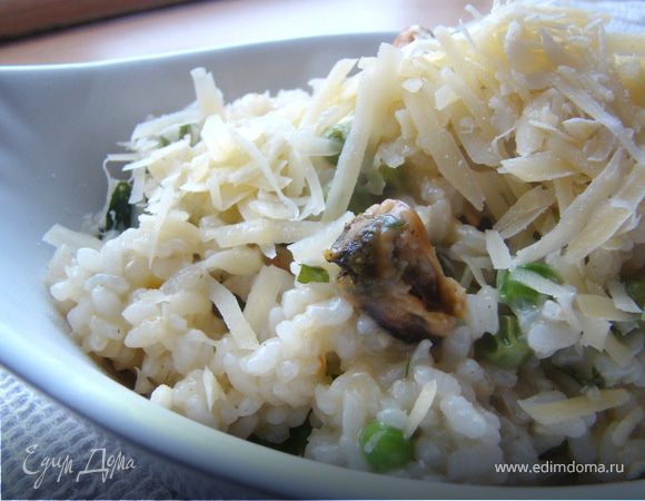 Ризотто с горошком с мидиями