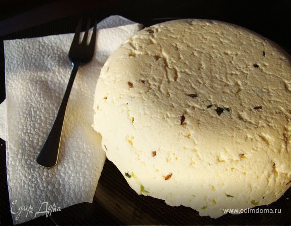 Домашний яичный сыр с зеленью Домашний яичный сыр с зеленью