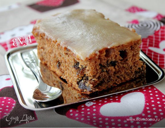 Пирог с черносливом и карамелью