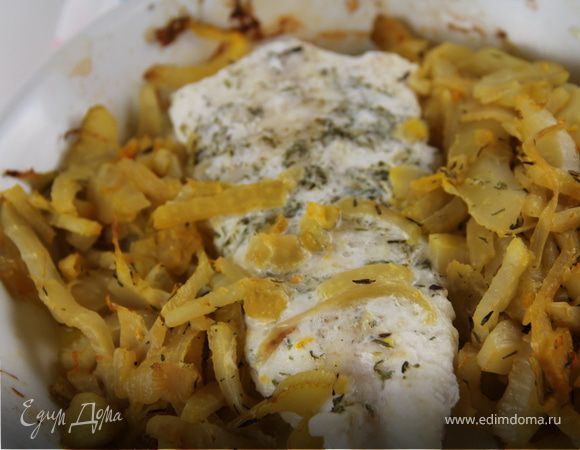 Филе рыбы с гарниром из фенхеля с апельсином, тимьяном и шафраном