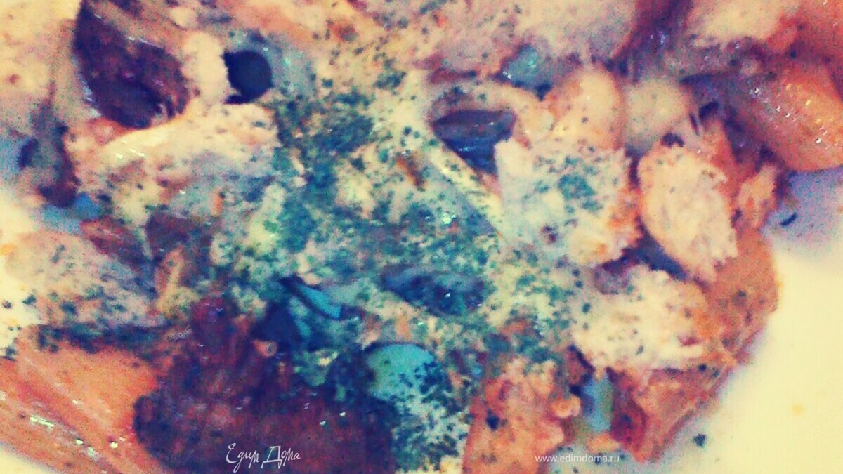 Свиная запеканка с пенне, с хлебной корочкой и сыром моцарелла