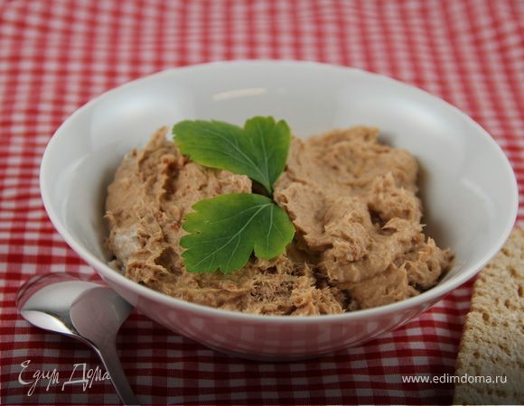 Быстрый паштет из сардин и вяленых томатов Быстрый паштет из сардин и вяленых томатов