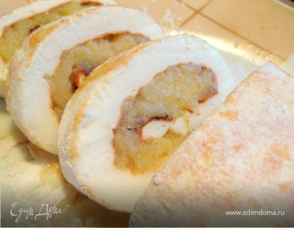 Диетический меренговый рулет с яблоками Диетический меренговый рулет с яблоками