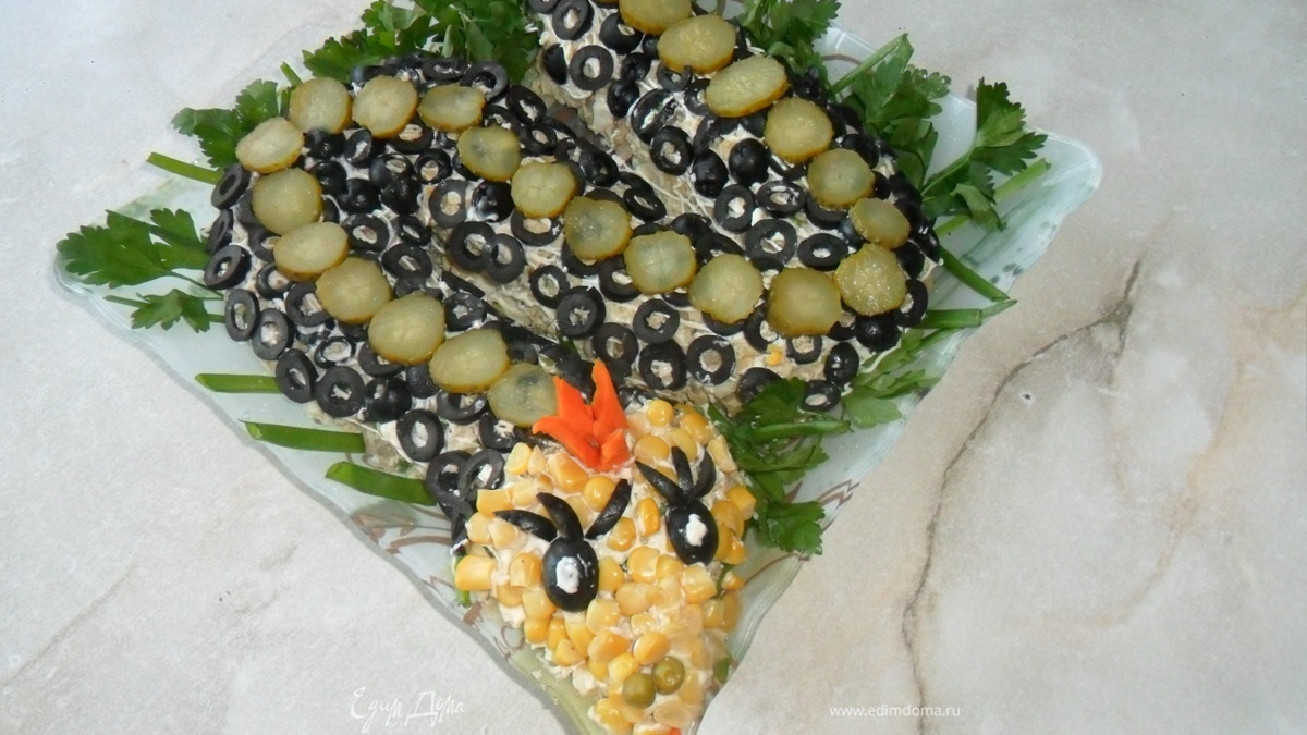 салат мясной "змейка"