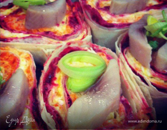 Селедка под шубой в лаваше Селедка под шубой в лаваше