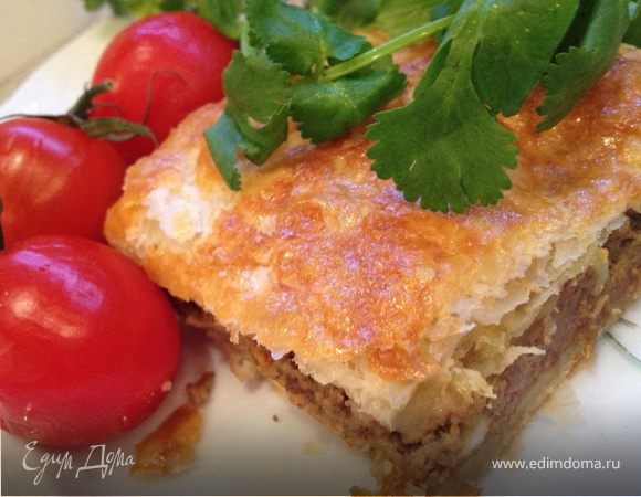 Слоеный пирог с паштетом из куриной печени 