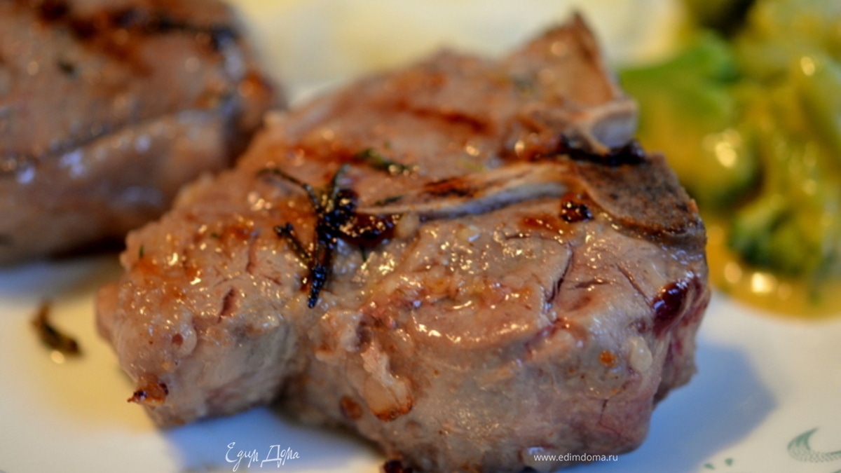 Отбивные из молодого барашка с розмарином