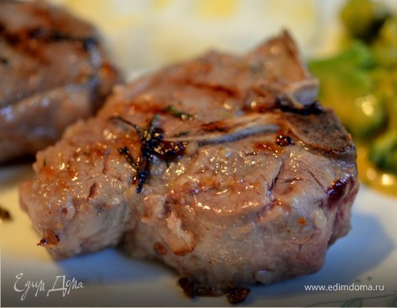 Отбивные из молодого барашка с розмарином Отбивные из молодого барашка с розмарином