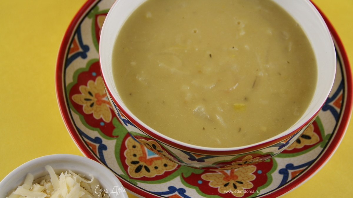 Луковый суп с яблоком и сидром