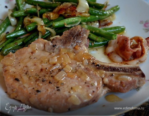 Свиные котлеты на косточке с пивом и беконом Свиные котлеты на косточке с пивом и беконом