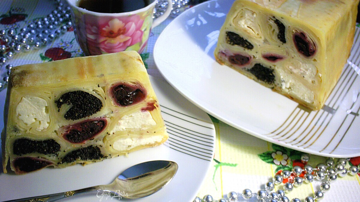 Блинный пирог с тремя начинками "Вышиванка"