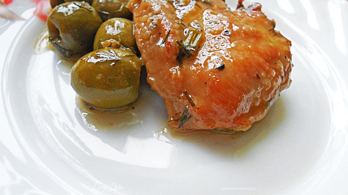 Куриная грудка с оливками