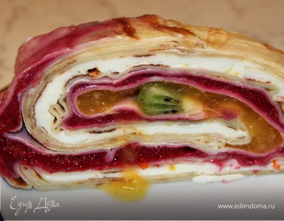 Яркий фруктово-блинный рулет с рикоттой "Нежность"