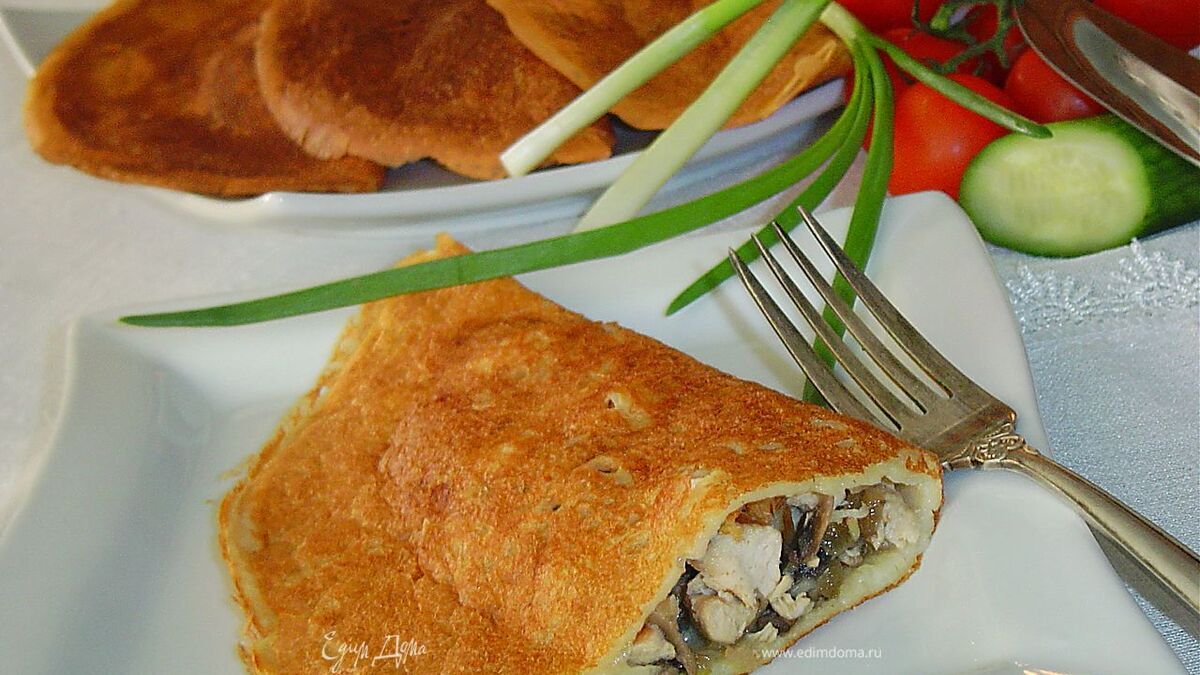 Блинчатые пирожки с начинкой из курятины и грибов