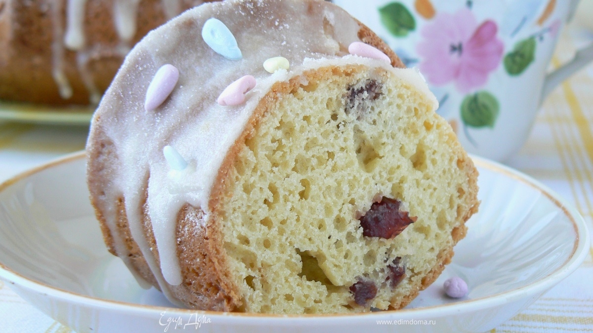 Кекс на сметане с кукурузной мукой и вяленой клюквой