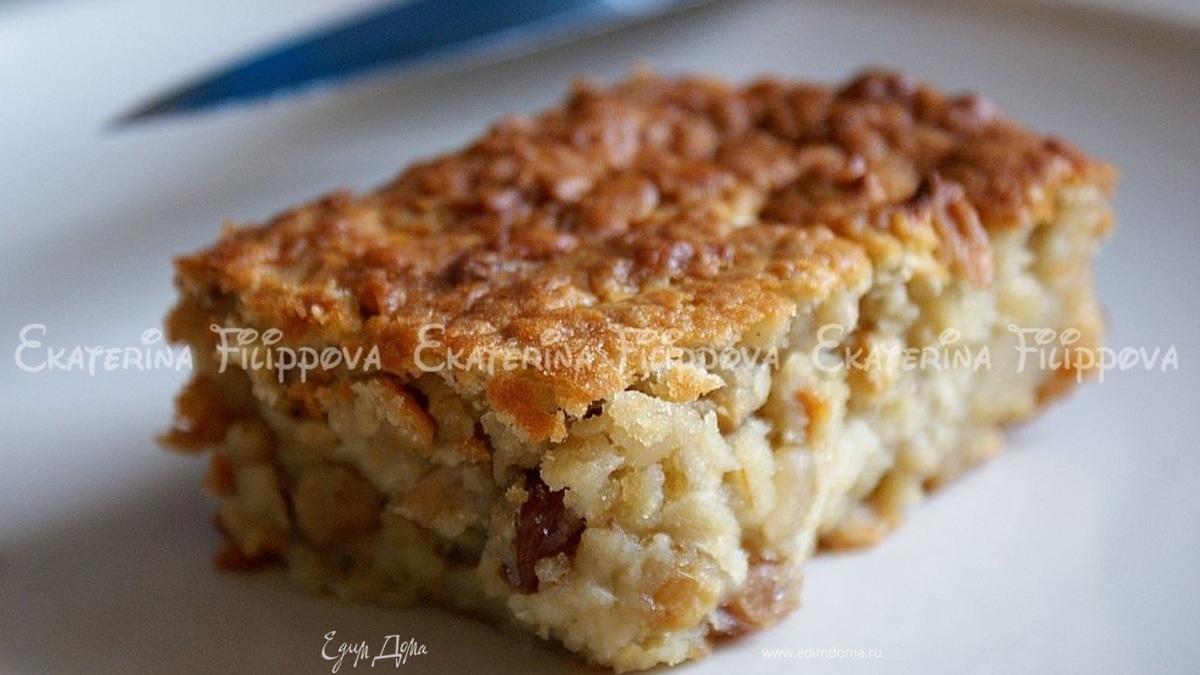 Пирог с кедровыми орешками и корнем сельдерея