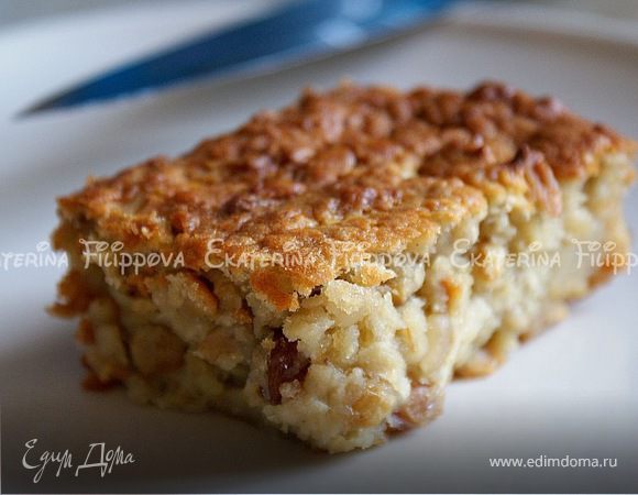 Пирог с кедровыми орешками и корнем сельдерея Пирог с кедровыми орешками и корнем сельдерея