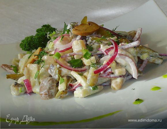 Салат с шампиньонами, сельдью и осминожками