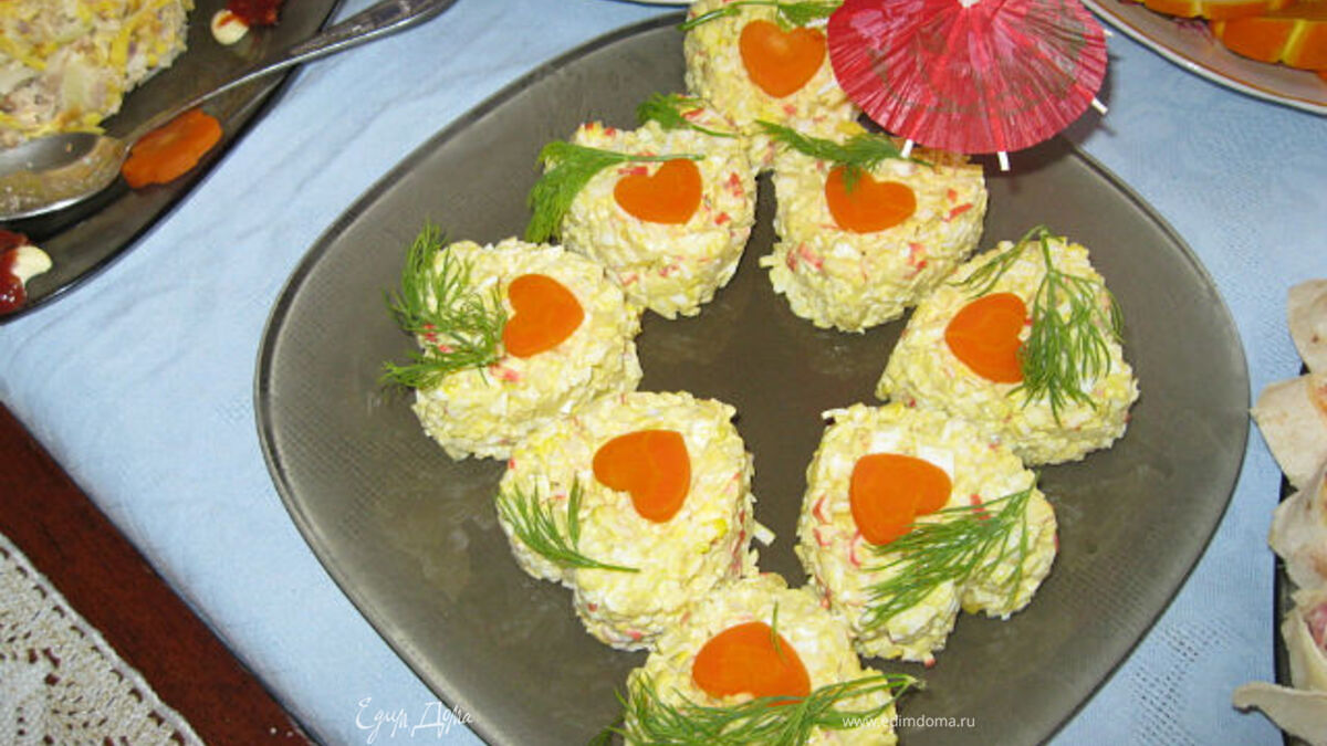 САЛАТ С КРАБОВЫМ МЯСОМ