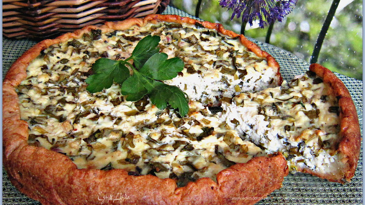 Весенний пирог с зеленью