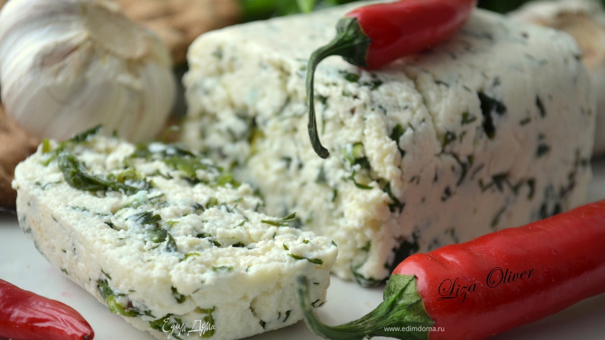 Ароматный домашний сыр с тмином и зеленью