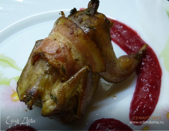 Перепела, фаршированные брусникой