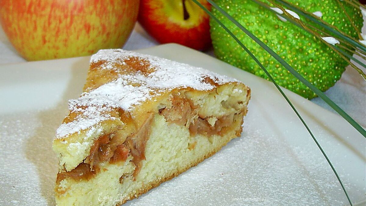 Быстрый пирог с яблоками на кефире