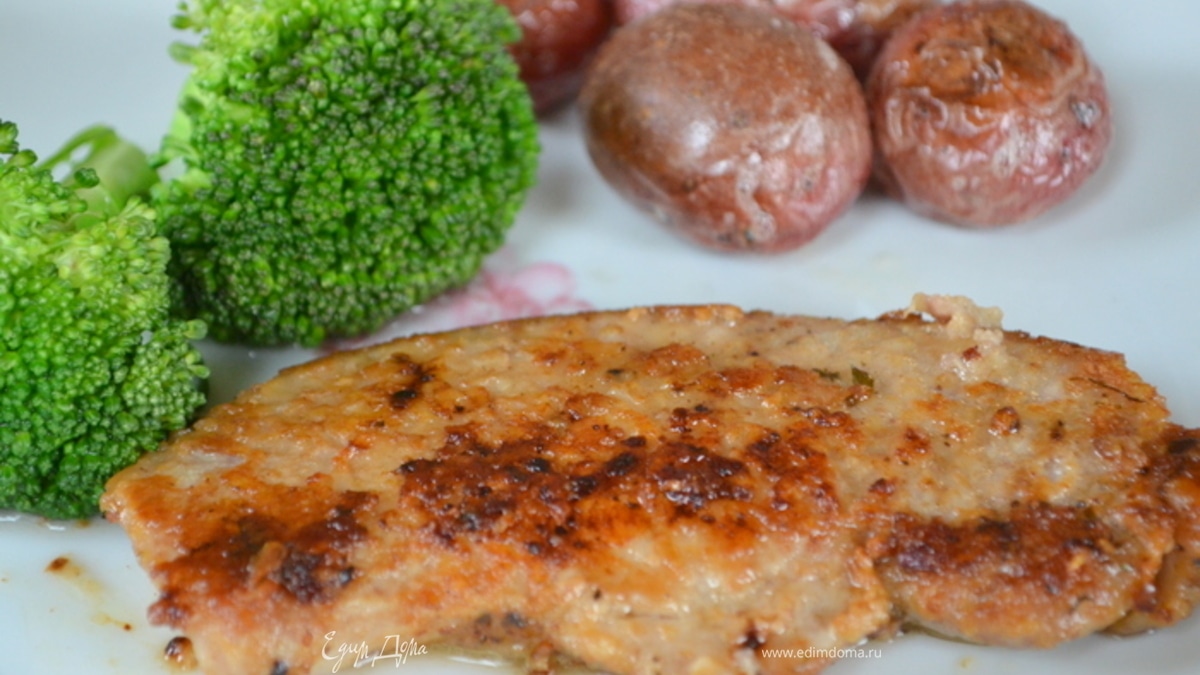 Свиные отбивные на сковороде